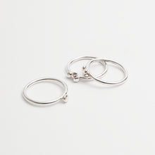 Carica l'immagine nel visualizzatore di Gallery, Ring on . Anello