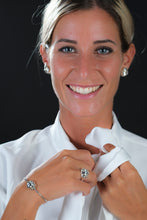 Carica l'immagine nel visualizzatore di Gallery, Conchiglia sulla spiaggia . Orecchini