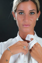 Carica l'immagine nel visualizzatore di Gallery, Conchiglia sulla spiaggia . Bracciale