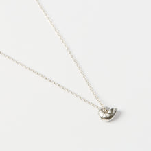 Carica l'immagine nel visualizzatore di Gallery, Nautilus. Ciondolo