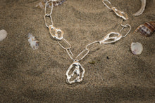 Carica l'immagine nel visualizzatore di Gallery, Battito d'ali sulla cresta dell'onda . Collana