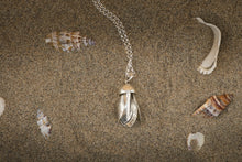 Carica l'immagine nel visualizzatore di Gallery, Bucaneve . Ciondolo