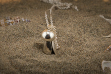 Carica l'immagine nel visualizzatore di Gallery, Bucaneve . Ciondolo