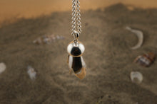 Carica l'immagine nel visualizzatore di Gallery, Bucaneve . Ciondolo