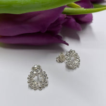 Carica l'immagine nel visualizzatore di Gallery, Afrodite . Orecchini a lobo