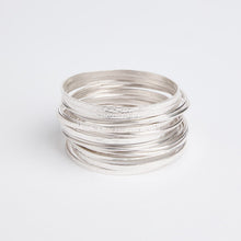 Carica l'immagine nel visualizzatore di Gallery, Bangle Night . Bracciali