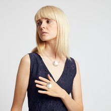 Carica l'immagine nel visualizzatore di Gallery, Riflessi di Luna sull'acqua salata . Maxi