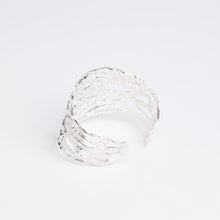 Carica l'immagine nel visualizzatore di Gallery, La voce del mare maxi . Bracciale