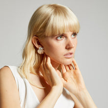 Carica l'immagine nel visualizzatore di Gallery, Canestrelli maxi . Orecchini