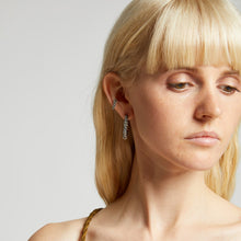 Carica l'immagine nel visualizzatore di Gallery, Earcuff . Mono orecchino